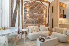 Central historic loft by architect, near Louvre